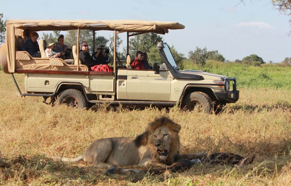 TYPES OF SAFARI VEHICLES IN TANZANIA